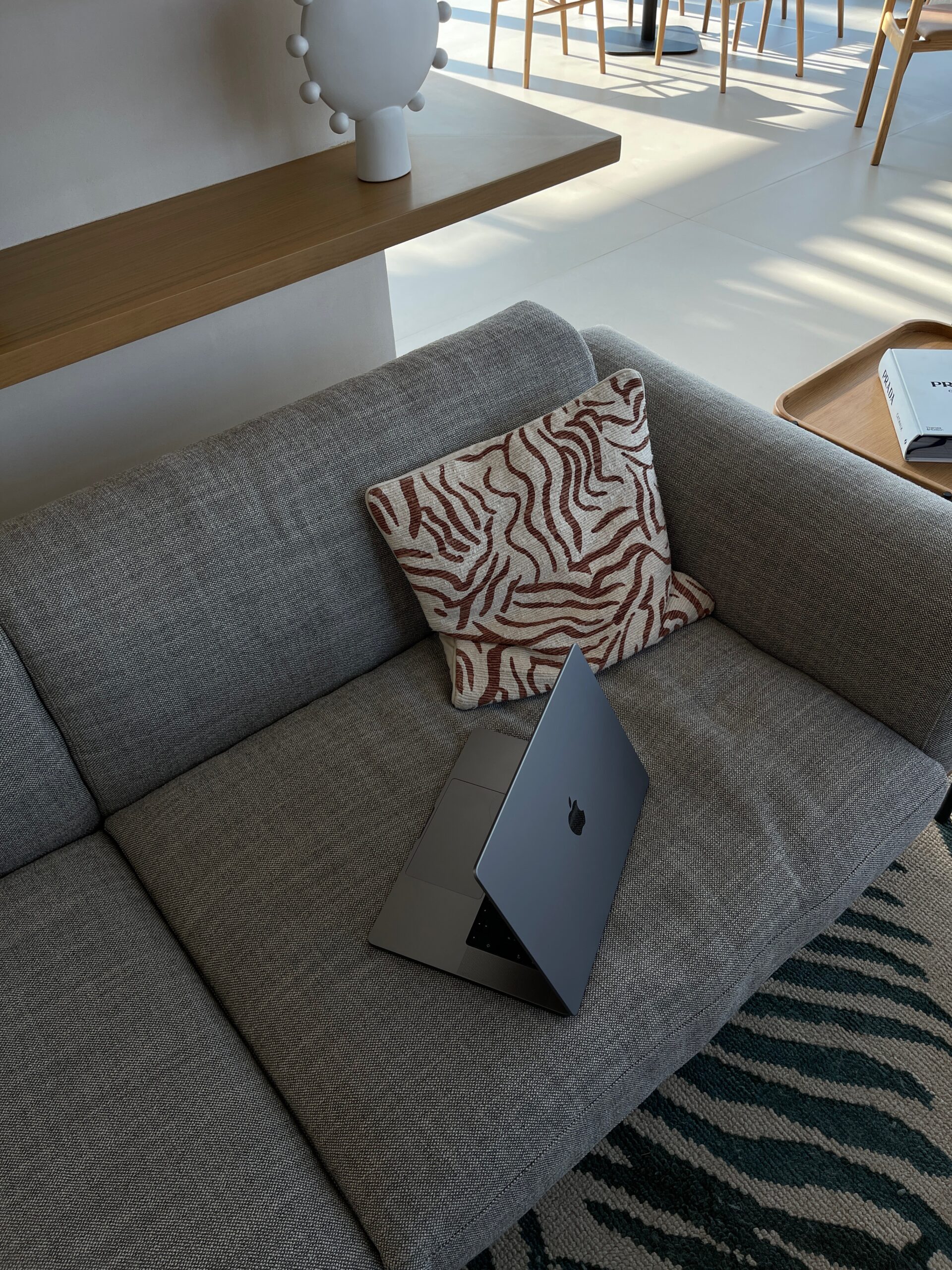 The evergreen course myth and why passive income doesn't always work as an online business | Entrepreneur Academic